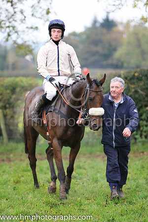 01st CAPTAIN CJ and L OcCarroll ( 5 , BEIGE,dark blue seams; beige sleeves,dark blue seams; dark blue cap,beige star ) Trainer: Dermot McLoughlin,, Owner : Fidelma Toole
