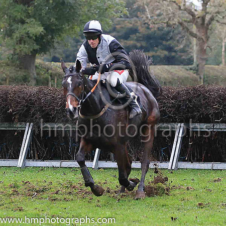 03rd TEMPLEPOINT (GB) and Derek O'Connor ( 7 , BLACK  WHITE QTD; black  white hlvd sleeves; white cap ) Trainer: Colin S. McKeever , Owner : W.W. Dennison