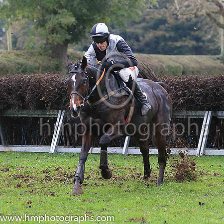 03rd TEMPLEPOINT (GB) and Derek O'Connor ( 7 , BLACK  WHITE QTD; black  white hlvd sleeves; white cap ) Trainer: Colin S. McKeever , Owner : W.W. Dennison