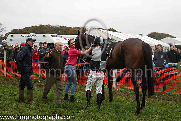01st BLUE FLIGHT (FR) and Derek O'Connor ( 1 , BLACK  WHITE QTD; black  white hlvd sleeves; white cap ) Trainer: Colin S. McKeever,, Owner : W.W. Dennison