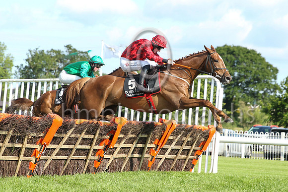 01st Banks Boy and J.W. Kennedy (5 ,red and black diamonds ), Trainer:Gordon Elliott , Owner:Mrs Ann Marie McManus