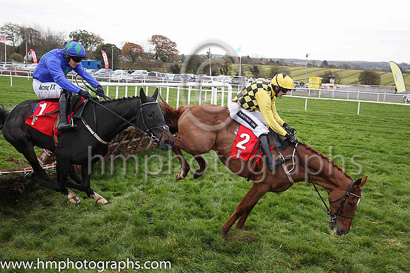 01st Melon and Ruby Walsh (2, yellow and black check) Trainer W P Mullins, Owner Mrs J Donnelly -FT8E9712