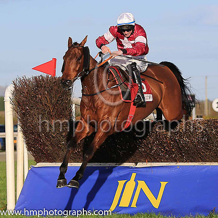 01st Outlander and Jack Kennedy (5, maroon, white star, white cap) Trainer Gordon Elliott, Owner Gigginstown