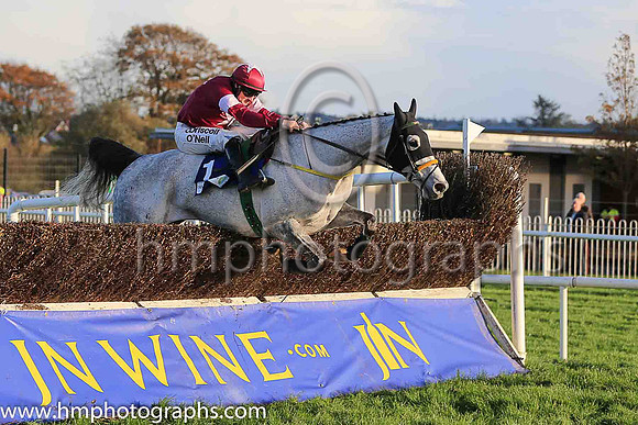 01st Disco and Sean Flanagan (1,maroon, white star, maroon cap, shite star) Trainer NoelMeade Owner Gigginstown House Stud