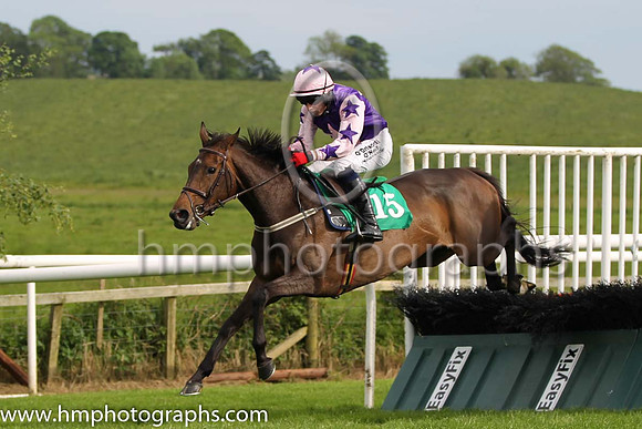 01 Triplets Joy & M A Enright - winners (15, purple, pink star) - FT8E7507-47