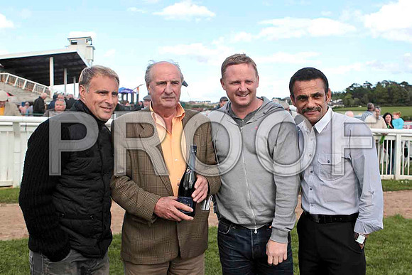 Manchester United ex-Footballers - Clayton Blackmore , David May, Paul Chain -  Downpatrick Man United Supporters Assoc -  and owner rep of Bachelor Boy - CU2D9256-e2