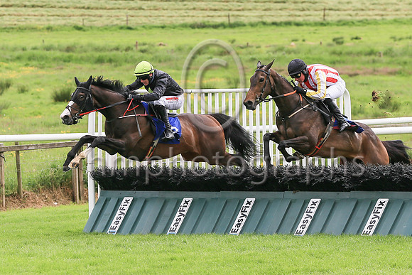 01st Itsalonglongroad and ( 7 , blue green diamond ) Trainer - J C McConnell , Owner - Planetary Orbit Syndicate