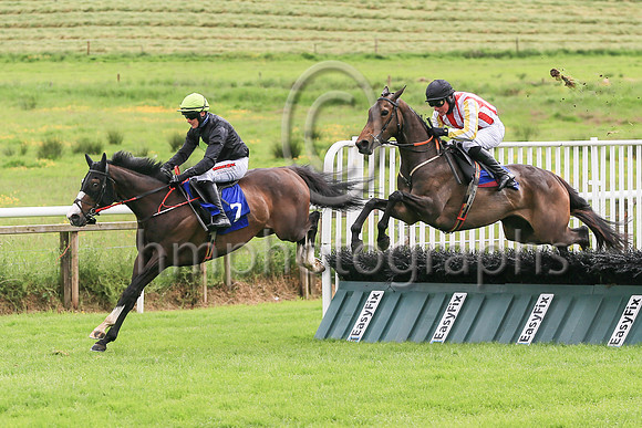 01st Itsalonglongroad and ( 7 , blue green diamond ) Trainer - J C McConnell , Owner - Planetary Orbit Syndicate