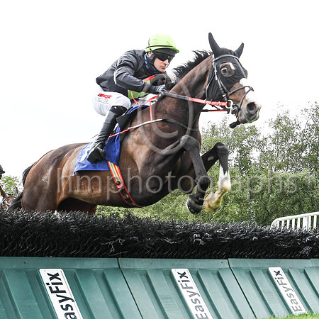 01st Itsalonglongroad and ( 7 , blue green diamond ) Trainer - J C McConnell , Owner - Planetary Orbit Syndicate