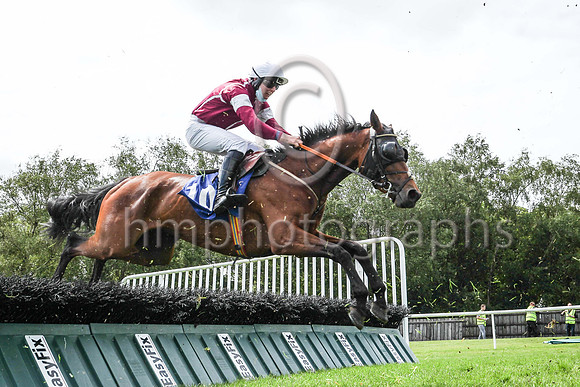 13th Datsdacraic   and ( 10 , maroon, white seams ) Trainer - J J Hanlon , Owner - Forever Never Syndicate