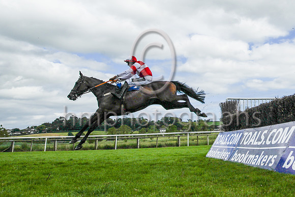 01st Arrycan and ( 1 , red, white hoop ) Trainer - L P Cusack , Owner - Shannon Street Syndicate