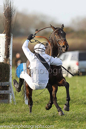 OLDTOWN POLLY and N Gault ( 4 ,Antrim (H) - WHITE,black sash; white sleeves; white cap ) Trainer: John James Gault , Owner : John James Gault