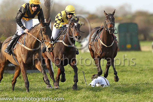 OLDTOWN POLLY and N Gault ( 4 ,Antrim (H) - WHITE,black sash; white sleeves; white cap ) Trainer: John James Gault , Owner : John James Gault