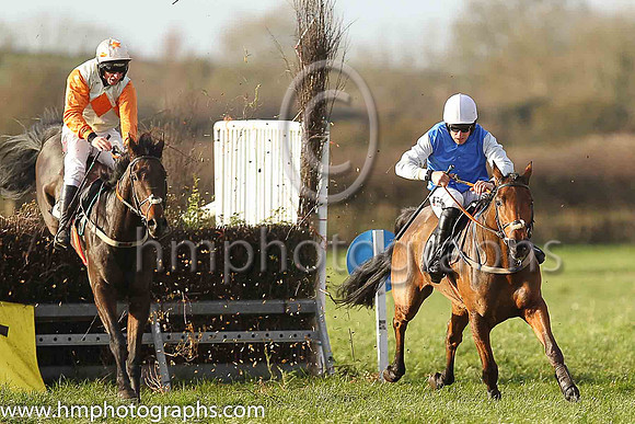 01st DAVY STREET (GB) and J J Codd ( 6 , ORANGE,white epaulettes; white sleeves; orange cap,white star ) Trainer: Denis Paul Murphy , Owner : Denis Paul Murphy