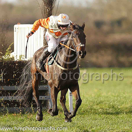 01st DAVY STREET (GB) and J J Codd ( 6 , ORANGE,white epaulettes; white sleeves; orange cap,white star ) Trainer: Denis Paul Murphy , Owner : Denis Paul Murphy
