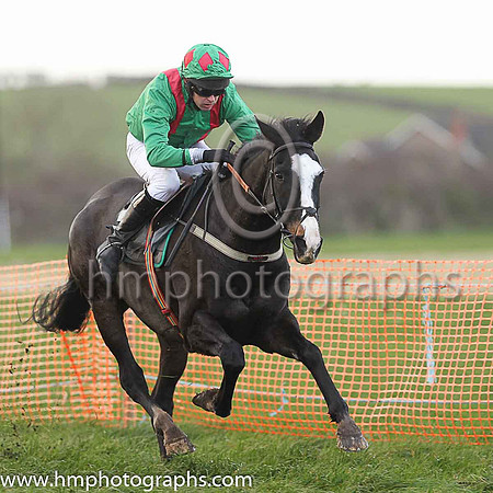 01st CHOSEN DREAM and M J O'Hare ( 3 , EMERALD GREEN,red braces; emerald green sleeves; emerald green cap,red diamonds ) Trainer: Graham McKeever,, Owner : Exors of the late Mrs. M.E. Hagan