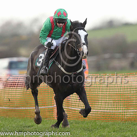 01st CHOSEN DREAM and M J O'Hare ( 3 , EMERALD GREEN,red braces; emerald green sleeves; emerald green cap,red diamonds ) Trainer: Graham McKeever,, Owner : Exors of the late Mrs. M.E. Hagan