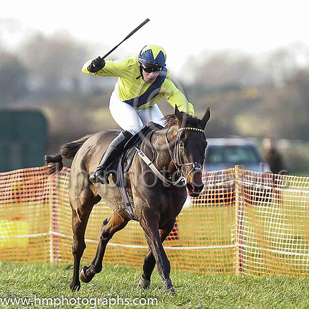 01st INTERNAL TRANSFER (GB) and S Clements ( 2 , YELLOW,dark blue sash; yellow sleeves; dark blue cap,yellow star ) Trainer: Alan Fleming , Owner : Barry Connell