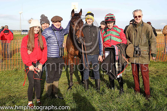 01st SOMETIME SOON and B O'Neill ( 18 , EMERALD GREEN,red chevrons; red sleeves; red  emerald green hooped cap ) Trainer: D.M. Christie , Owner : D.M. Christie