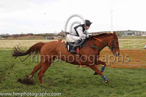 01st ADAMSTOWN and PG McGuigan ( 1 ,Antrim (H) - BLACK  WHITE QTD; black  white hlvd sleeves; white cap ) Trainer: Colin S. McKeever,, Owner : W.W. Dennison