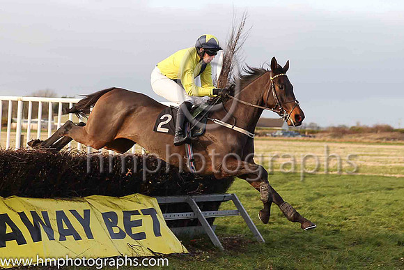 01st INTERNAL TRANSFER (GB) and S Clements ( 2 , YELLOW,dark blue sash; yellow sleeves; dark blue cap,yellow star ) Trainer: Alan Fleming , Owner : Barry Connell