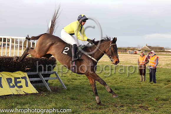 01st INTERNAL TRANSFER (GB) and S Clements ( 2 , YELLOW,dark blue sash; yellow sleeves; dark blue cap,yellow star ) Trainer: Alan Fleming , Owner : Barry Connell