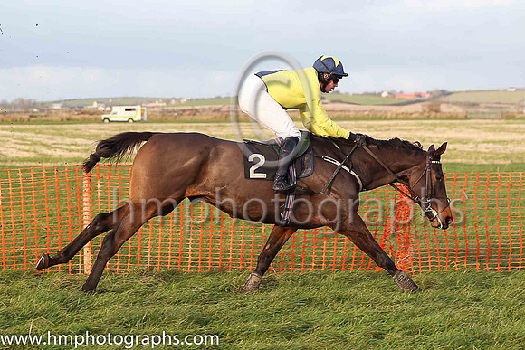 01st INTERNAL TRANSFER (GB) and S Clements ( 2 , YELLOW,dark blue sash; yellow sleeves; dark blue cap,yellow star ) Trainer: Alan Fleming , Owner : Barry Connell