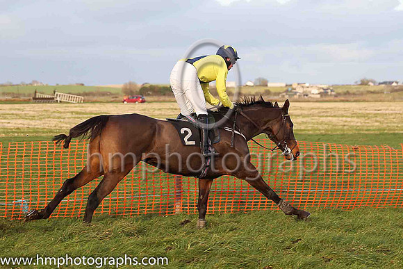 01st INTERNAL TRANSFER (GB) and S Clements ( 2 , YELLOW,dark blue sash; yellow sleeves; dark blue cap,yellow star ) Trainer: Alan Fleming , Owner : Barry Connell