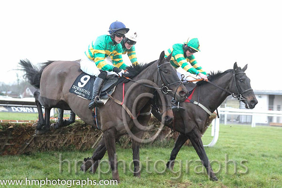 07 My Kind Of Town & J M Moore - 7th (9, emerald green, orange hooped, blue cap), 09 Mad For Road & G N Fox - 9th (8, emerald green, orange hooped, white cap ) & 08 AFootInTheDoor & M W Bowes - 8th (4