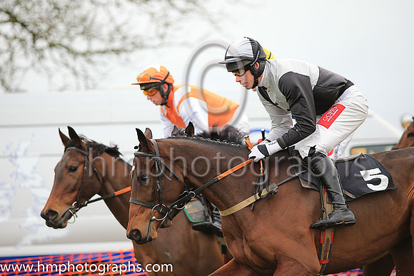 03rd MAYOHILL and Derek O'Connor ( 5 , BLACK  WHITE QTD; black  white hlvd sleeves; white cap ) Trainer: Colin S. McKeever , Owner : Dennison, W.W.