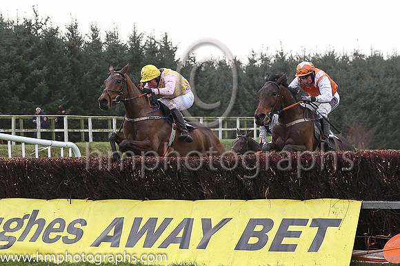 02nd PRESENTED WELL and M J O'Hare ( 25 , PINK  YELLOW CHECK; pink sleeves; yellow cap ) Trainer: Warren Ewing,, Owner : Warren Ewing