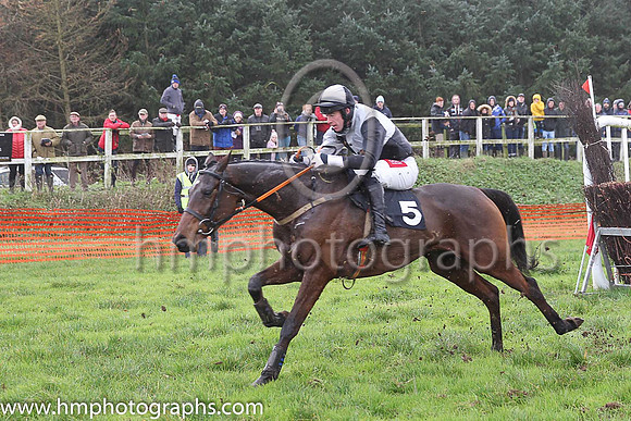 03rd MAYOHILL and Derek O'Connor ( 5 , BLACK  WHITE QTD; black  white hlvd sleeves; white cap ) Trainer: Colin S. McKeever , Owner : Dennison, W.W.