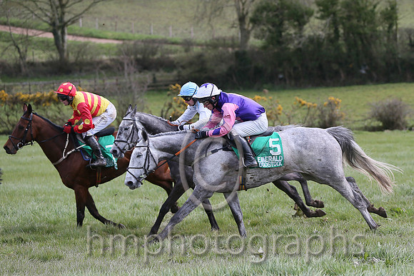 01st CORSKEAGH EXPRESS and N McParlan ( 5 , PURPLE,pink diamond; pink,purple diamonds sleeves; white cap,purple star ) Trainer: Mark Michael McNiff,, Owner : Racing Club Queen Maeve