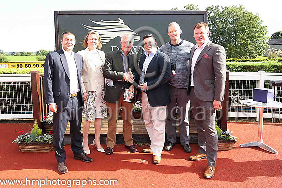 01st Dodgybingo  Sean Flanagan (6,white, red striped sleeves), trainer Noel Meade