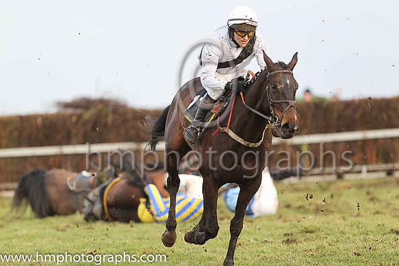 OLDTOWN POLLY and N Gault ( 15 ,Antrim (H) - WHITE,black sash; white sleeves; white cap ) Trainer: John James Gault , Owner : John James Gault