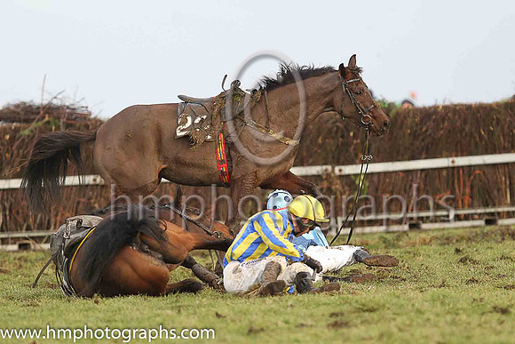 WINTERS WISH and P A Dunne ( 22 , LIGHT BLUE,dark blue cross belts; light blue sleeves,dark blue seams; light blue cap,dark blue spots ) Trainer: Nigel Slevin , Owner : Robert Connolly