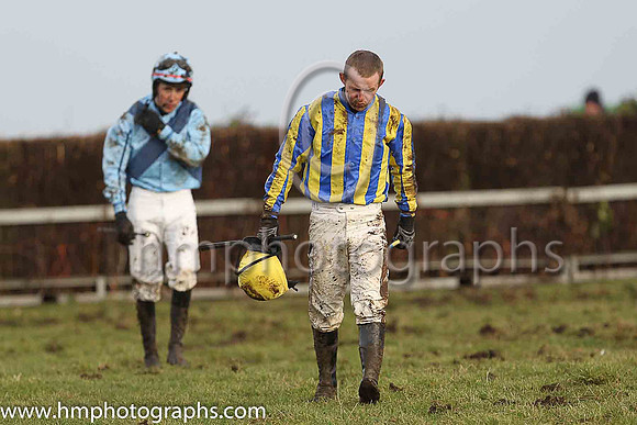 ARCTIC ROBIN and N McParlan ( 5 , ROYAL BLUE  YELLOW STRIPES; royal blue  yellow striped sleeves; yellow cap ) Trainer: Mrs Sarah Dawson , Owner : Dr J.F. Dawson
