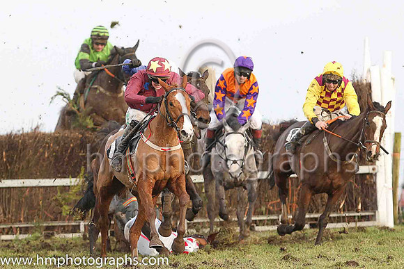 03rd PORTOBELLO WEDDING and J J Codd ( 17 , YELLOW  MAROON CHECK; yellow sleeves; yellow cap,maroon star ) Trainer: William Ross , Owner : William Ross