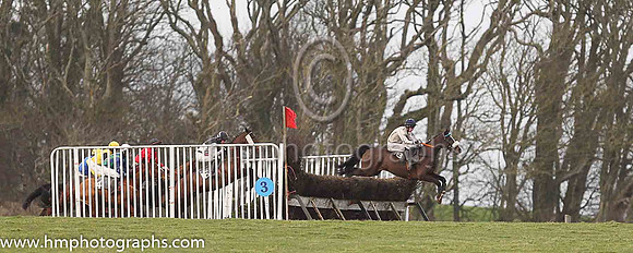 01st THUNDEROSA and L OcCarroll ( 18 , BEIGE,dark blue seams; beige sleeves,dark blue seams; dark blue cap,beige star ) Trainer: Dermot McLoughlin , Owner : Fidelma Toole