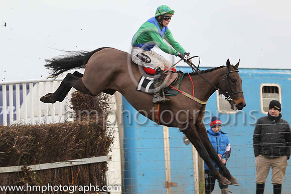 SWAREZ and H D Dunne ( 17 , EMERALD GREEN,royal blue diabolo; emerald green sleeves; emerald green cap,royal blue stars ) Trainer: Paul Stafford , Owner : Hugh J. O'Brien