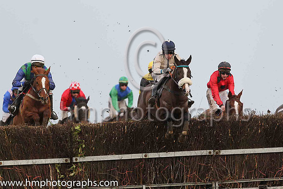 01st THUNDEROSA and L OcCarroll ( 18 , BEIGE,dark blue seams; beige sleeves,dark blue seams; dark blue cap,beige star ) Trainer: Dermot McLoughlin , Owner : Fidelma Toole