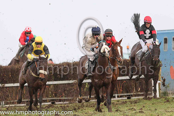 01st THUNDEROSA and L OcCarroll ( 18 , BEIGE,dark blue seams; beige sleeves,dark blue seams; dark blue cap,beige star ) Trainer: Dermot McLoughlin , Owner : Fidelma Toole