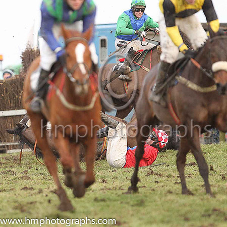 DERRYHALE and M J O'Hare ( 3 , RED,royal blue panel; red sleeves; red  white check cap ) Trainer: S.R.B. Crawford , Owner : R. McKnight W. Collum