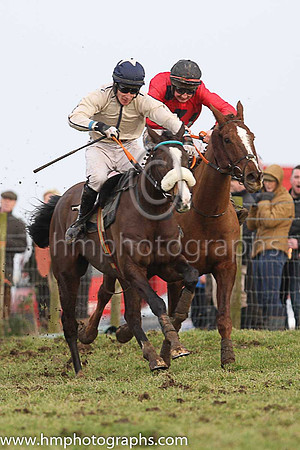 02nd COMMANDING SPIRIT and A J Fox ( 2 , RED,black large spots; red sleeves; black cap ) Trainer: Peter J. Flood , Owner : Christopher W.T. Johnston