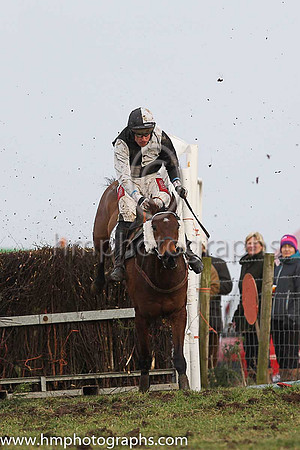 STORNAWAY and Derek O'Connor ( 16 ,Antrim (H) - BLACK  WHITE QTD; black  white hlvd sleeves; white cap ) Trainer: Colin S. McKeever , Owner : W.W. Dennison