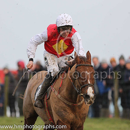 FLINDERS RIVER and B O'Neill ( 7 , RED,yellow diamond; white sleeves; white cap ) Trainer: D.M. Christie , Owner : David Andrew Kells