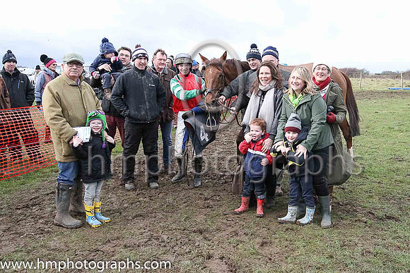 01st LAGAN ISLAND and N McParlan ( 4 , RED,green epaulettes; white  green hooped sleeves; white cap ) Trainer: Sean McParlan , Owner : P.J. McCartan