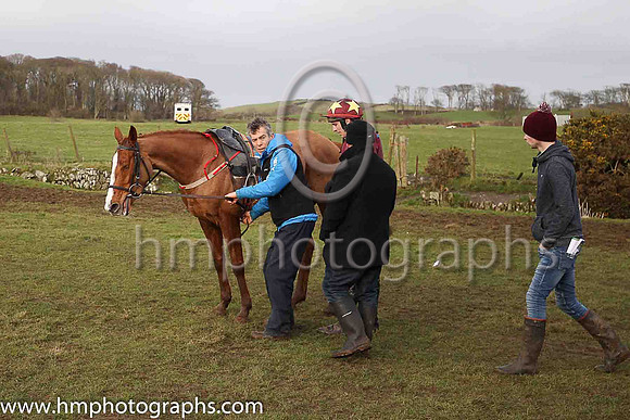 SIZING JULIE and AN Other ( 2 , RED,black seams; red sleeves,black diabolo; red cap,black diamond ) Trainer: J.J. Lambe,, Owner : Richard P. Behan