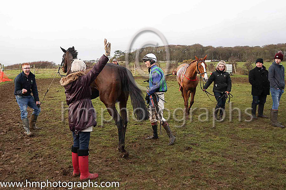 01st CITY BREAK and P McGuigan ( 9 ,Antrim (H) - DARK BLUE  EMERALD GREEN STRIPES; dark blue sleeves; white cap ) Trainer: Ann Hunter , Owner : Ann Hunter