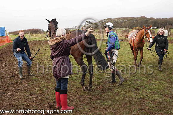 01st CITY BREAK and P McGuigan ( 9 ,Antrim (H) - DARK BLUE  EMERALD GREEN STRIPES; dark blue sleeves; white cap ) Trainer: Ann Hunter , Owner : Ann Hunter